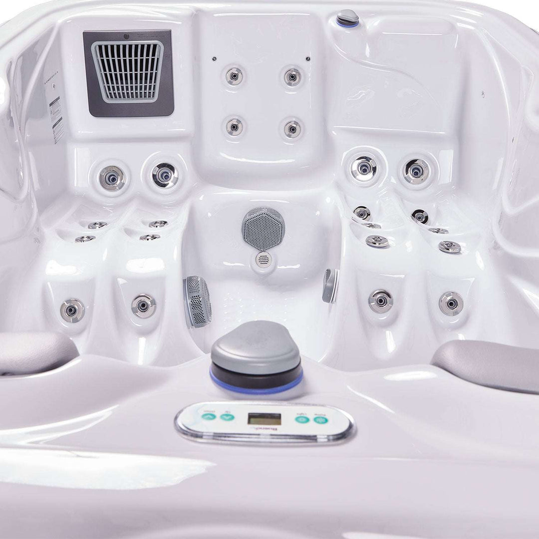 Buenospa Atlanta hot tub - neck and shoulder jet detail